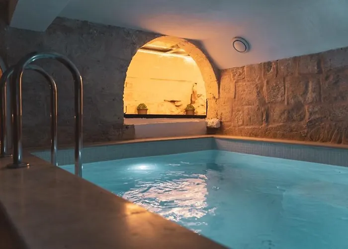 Normalt- Luxurious * Floriana