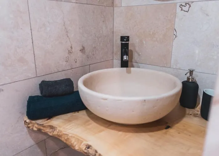 Normalt- Luxurious フロリアーナ